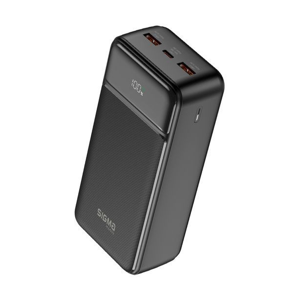 Вигляд роз'ємів USB-C та двох USB-A на корпусі павербанка Sigma mobile SI30A4QL.